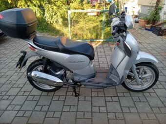 Aprilia Scarabeo 125 ie Light - 2
