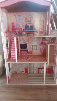 Domeček pro panenky s výtahem - 2