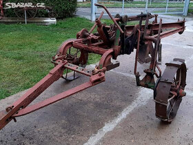Tříradličný závěsný pluh /pouze kopie/ - 2