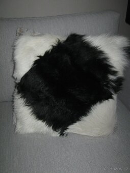 nový chlupatý dekorační povlak 40x40cm kozí kůže - 2