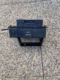 Renault Laguna II -autorádio a měnič CD - 2