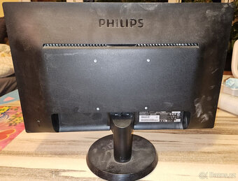 Prodám LCD 19" Philips 193V5L - 2