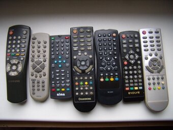 Prodám DÁLKOVÝ OVLADAČ - 2