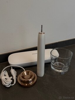 Zubní kartáček Philips Sonicare 9000 - 2