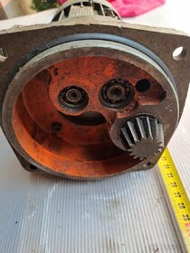 Motor s převodem - 2