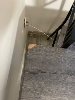 Kuchyňský stůl s židlemi - 2