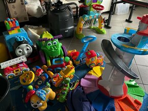 Hračky pro nejmenší od 50 Kč Fisher Price, Clementoni - 2