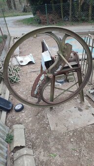 Řezačka na trávu, kopřivy, slámu - 2