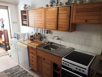 PRODÁME RD 3+1 S GARÁŽÍ A ZAHRADOU V PV 776878002 - 2