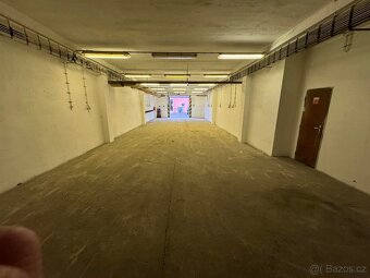Pronajem SKLADU/GARÁŽE/120m2/Klidný a hlídaný areál - 2