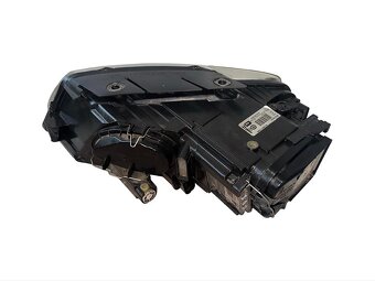 Pravý xenon světlo 3C0941752K VW Passat B6 r.v. 2010 - 2