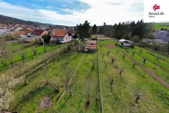 Prodej stavebního pozemku 930 m2, Tetčice - 2