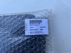 Střední mřížka předního nárazníku (VAG 6V0 853 677 E 9B9) - 2