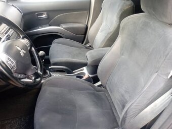 Mitsubishi Outlander 2.0 DID/7 míst/Ital/Pěkný - 2