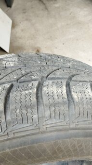 Zimní pneu 215/65 R16 - 2