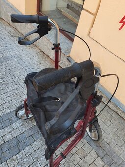 seniorské chodítko se sedátkem, skládací - 2