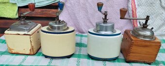 Dřevěné různé kávomlýnky - 2