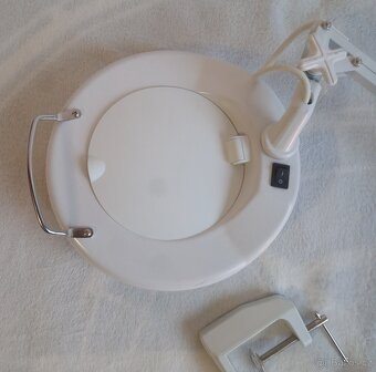 stolní lampa s lupou zn. ProsKit 22W - 2