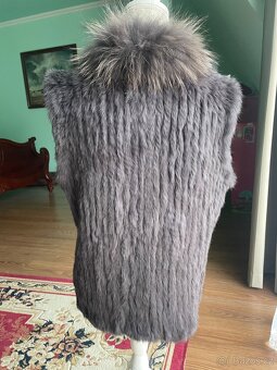 Krásná vesta z pravé kožešiny,vel.M - 2