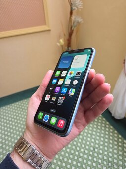 Apple iPhone Xr 64GB blue - baterie 89% - 2