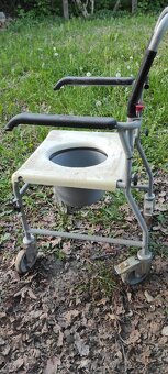 Toaletní křeslo - 2