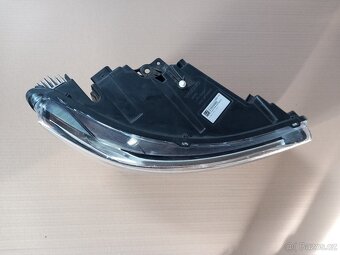Pravé světlo Volvo XC40 3/2018- - 2
