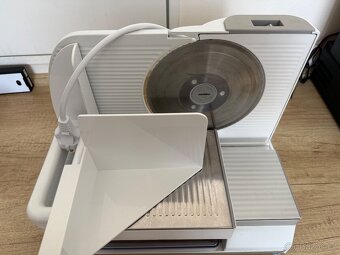 Elektrický kráječ Eta - 2