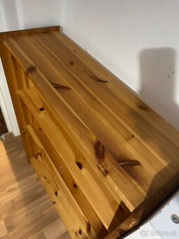 Policivý regál/knihovna - 2