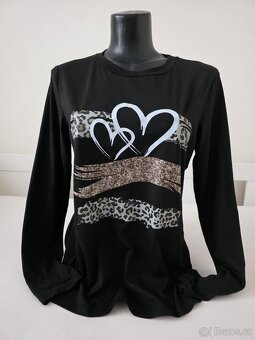 Dámské černé tričko s potiskem - M - M/L - 2
