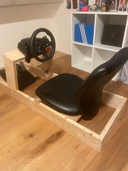 Kokpit domácí výroby k autohrám - 2