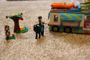 Lego Friends 41339 Mia a její karavan - 2