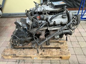 Motor 325e BMW 3 E30 kompletni viz foto - 2