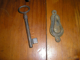 starý dveřní zámek+klíč+krytka - 2