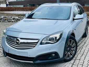 Opel Insignia COUNTRY T. 2.0CDTI 4x4 AUT VÝHŘEV KAMERA TAŽNÉ - 2
