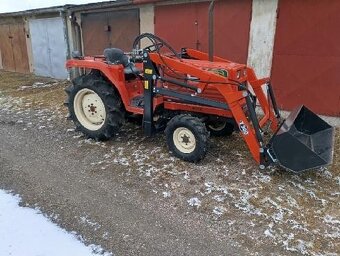 Hinomoto N 209 s nakladačem - 2