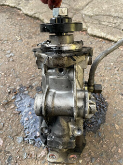 FORD-vstř.čerpadlo BOSCH typ:0986444522 Ford 2,4 TDDi-KOUPÍM - 2