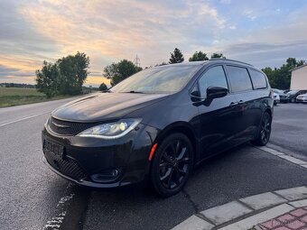 Chrysler Pacifica 3,6 S Limited ČR Sunroof Navi 2018 DPH - 2