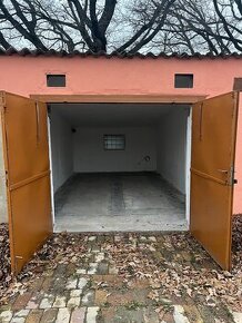 Prodám/pronajmu dvě propojené garáže v Rokycanech - 2