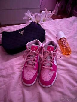Jordan 1 Mid Fierce Pink Růžovo-Bílé Dámské Boty - 2