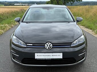 Volkswagen e-Golf, 36kWh,SoH 93%,CCS,NAVI, s DPH 349 000,- - 2