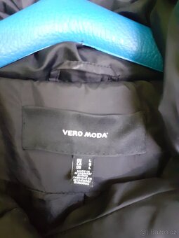 Dámská péřová černá bunda Vero Moda 44/46 - 2