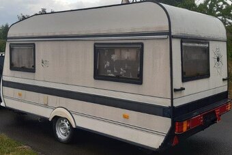 Karavan Hobby 450 na pevné stání - 2
