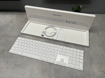 Apple Magic Keyboard s číselnou klávesnicí - česká A1843 - 2