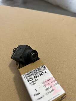 přední parkovací kamera 360°, OEM: 5Q0980546A - 2