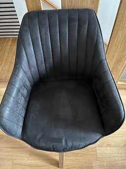 Otočná čalouněná židle - 2