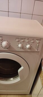 Pracka indesit - 2