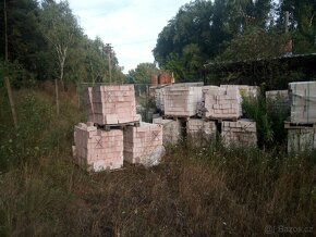 Cihle nové. - 2
