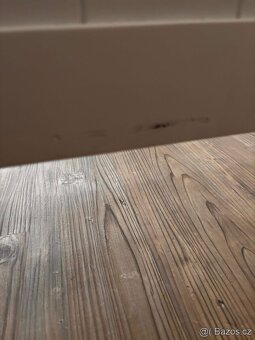 Masivní postýlka - 2