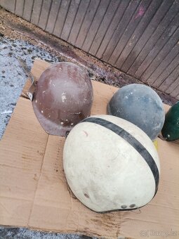 Staré moto helmy - 2
