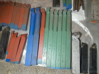 Nože na soustruh nové - 2